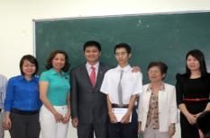 Trò nghèo trường Ams nhận học bổng hàng chục triệu